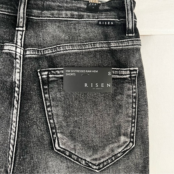 Risen High Waist Distressed Rae Hem Black Wash Denim Shorts Small NWT - Picture 4 of 7